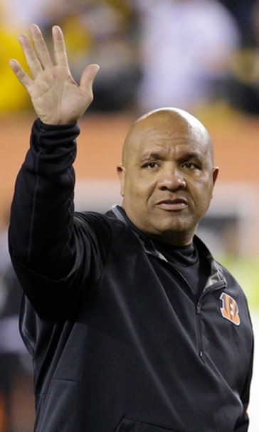 Browns pause in search for coach, Jackson the front-runner